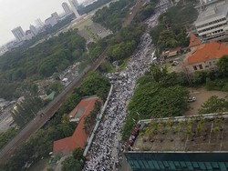 Massa Demo 4 November Menyemut di Depan Gambir, Begini Penampakannya