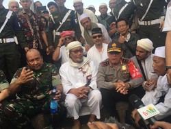 Kapolda Metro Soal Ricuh di Depan Istana: 6-8 Anggota Terluka