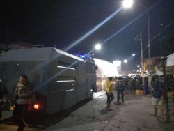 Warga Penjaringan Sempat Lempar Bom Molotov ke Aparat