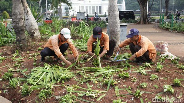 Penampakan Sisa-Sisa Kerusuhan Demo 4 November