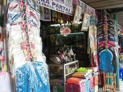 Ada Pilkada, Toko Konveksi di Pasar Senen Bisa Raih Omzet Ratusan Juta