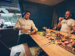 Alunan Musik Bisa Membuat Makanan dan Minuman Jadi Makin Enak