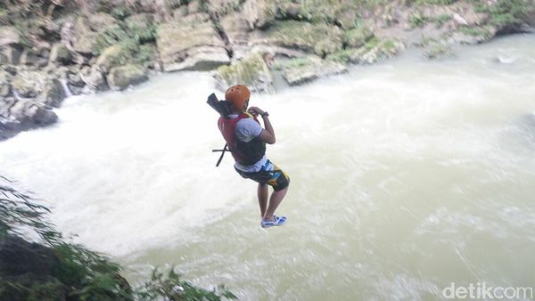 Inilah Atraksi Paling Ekstrem di Green Canyon