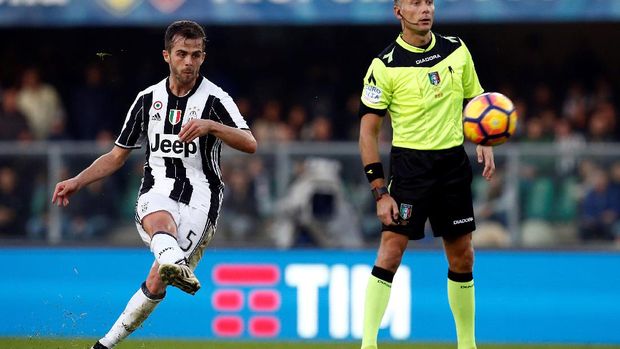 Juventus Atasi Chievo 2-1