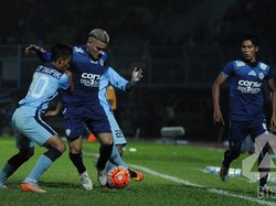 Arema Libas Persela 3-0