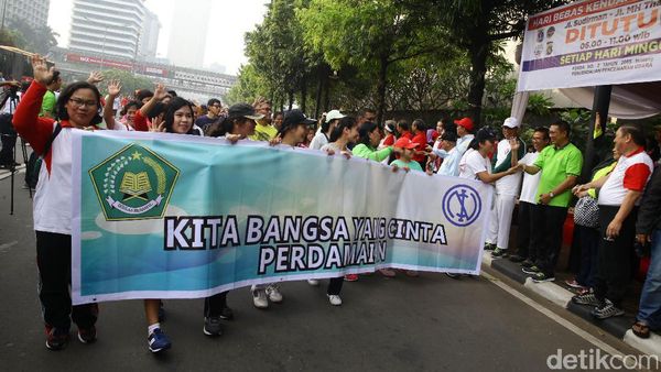 Menag Gelar Gerak Jalan Lintas Umat Beragama