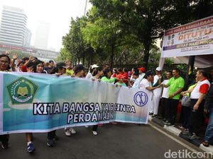 Menag Gelar Gerak Jalan Lintas Umat Beragama