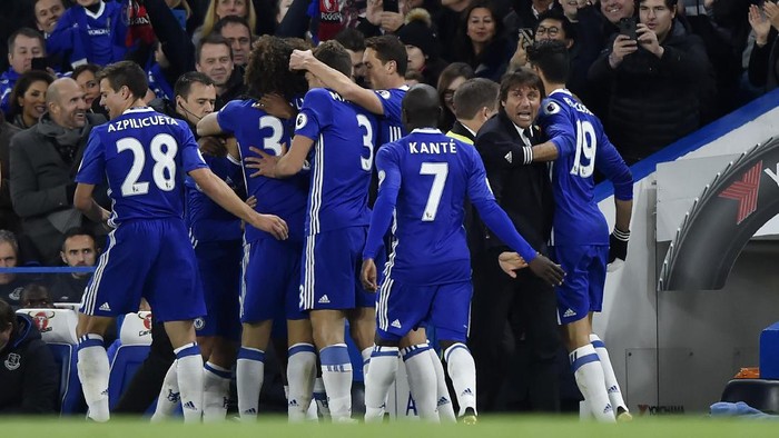 3-4-3 Conte: 5 Kemenangan Beruntun, 16 Gol, dan Posisi Puncak