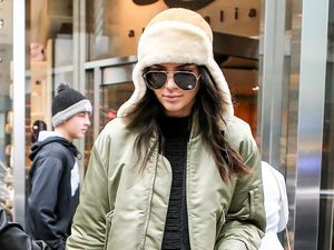 Selain Jokowi, Jaket Bomber Juga Dipakai Kanye West Hingga Kendall Jenner