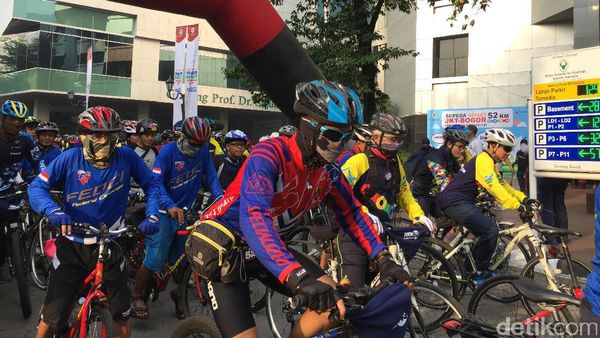 Gowes 52 Km Jakarta-Bogor, 700-an Pesepeda Kampanyekan Hidup Sehat