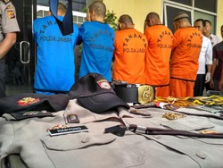 Polda Jabar Gulung Spesialis Rampok Truk Rokok, Pelaku Nyamar Jadi Polisi