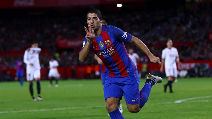 Suarez Resmi Teken Kontrak Baru