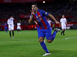 Suarez Resmi Teken Kontrak Baru