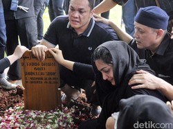 Nikita Mirzani Beri Kode ke Ayu Ting Ting, Ibunda Ashanty Meninggal Dunia