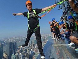 Tempat Uji Nyali di China, Melayang di Atas Gedung