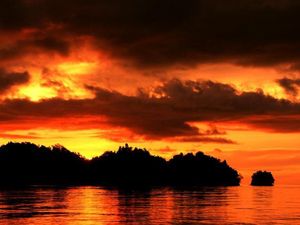 Sunset yang Luar Biasa Indah di Togean