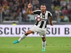 Cedera Bahu, Barzagli Absen Dua Bulan