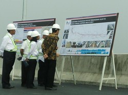 Presiden Jokowi Tinjau Proyek Jalan Tol Becakayu Seksi I