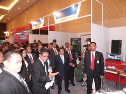 Kunjungi Stand Pameran Interpol, Wapres JK Dipandu Kombes Krishna