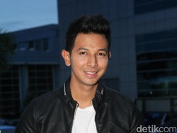 Sonny Septian Jadikan Media Sosial Ajang Pamer Foto Traveling dan Info Syuting