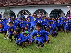 Trauma Healing untuk Anak-anak Korban Banjir di Garut