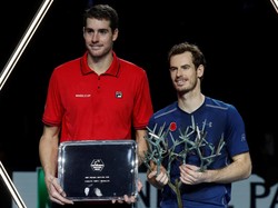 Murray Juara Usai Kalahkan Isner Tiga Set