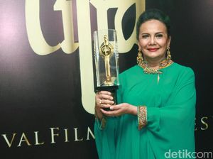Pengalaman Pertama Christine Hakim Main Film Pendek Pengalaman Pertama Christine Hakim Main Film Pendek