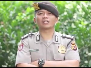Polisi Nge-Rap Lagu Tahu Bulat Ini Bikin Heboh Polisi Nge-Rap Lagu Tahu Bulat Ini Bikin Heboh