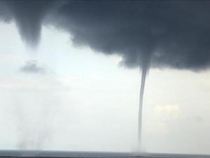 Detik-detik Tornado Terjang Maryland AS Detik-detik Tornado Terjang Maryland AS