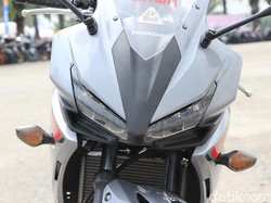 Melibas Jalan Tol Malaysia dengan Honda CBR500R