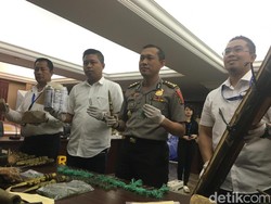 Polisi Pamerkan Barang Bukti Demo 4 November, Bambu Hingga Anak Panah