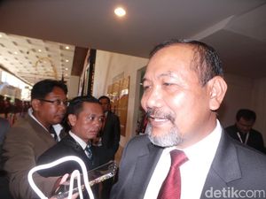 Penampilan Baru Mantan Kapolri Badrodin Haiti yang Berjenggot