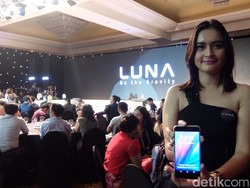 iPhone Android Buatan Foxconn Dijual Rp 5,5 Juta