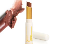 Yummy! Ada Lipstik Rasa Coklat Hingga Melon