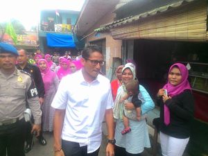 Didatangi Sandiaga, Warga Rorotan Mengaku Belum Pernah Dikunjungi Gubernur