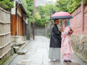 Berkimono Ria Saat Liburan ke Kyoto Berkimono Ria Saat Liburan ke Kyoto