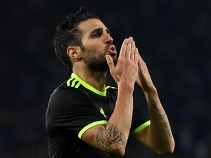 Bukan ke Milan, Fabregas Kini Mengarah ke West Ham