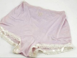 Celana Dalam Istri Hitler Laku Dilelang Rp 50 Juta