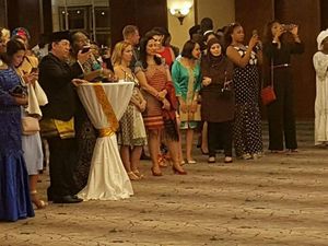 6 Finalis Miss Senegal 2016 Promosikan Batik Indonesia