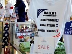 Ada Ketidakpuasan Warga AS atas Trump Maupun Clinton