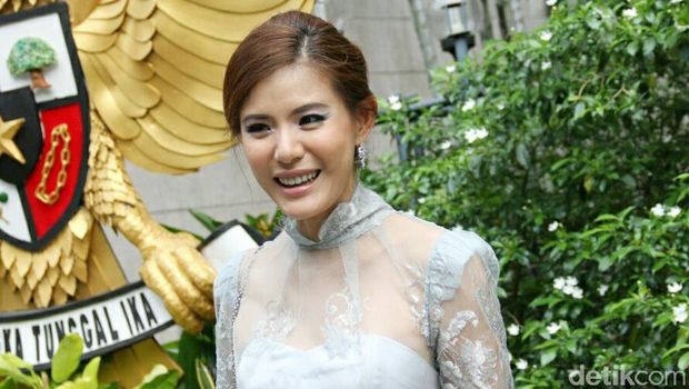 Olga Lidya saat ditemui di acara pernikahan Sandra Dewi dan Harvey Moeis