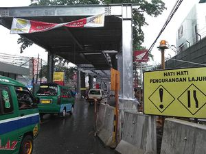 Pembangunan Skywalk, Jalan Cihampelas Ditutup Selama 12 Jam Pembangunan Skywalk, Jalan Cihampelas Ditutup Selama 12 Jam