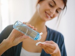 7 Exfoliating Toner Lokal Terbaik yang Bikin Kulit Cerah & Halus