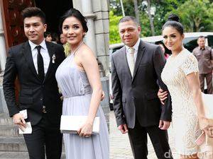 Pasangan Selebriti di Pernikahan Sandra Dewi Pasangan Selebriti di Pernikahan Sandra Dewi