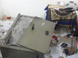 Maling Bercadar Bobol Dealer Motor di Bojonegoro