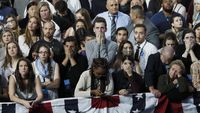 Ini Ekspresi Kesedihan Pendukung Hillary Clinton