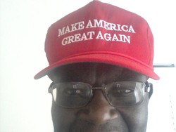 Adik Tiri Obama: Saya Berdoa ke Allah dan Trump Menang!