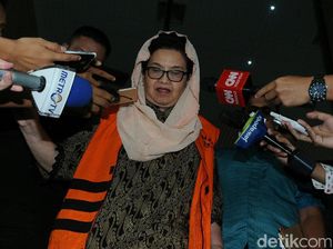 Eks Menkes Siti Fadilah Kembali Diperiksa KPK Terkait Korupsi Alkes Eks Menkes Siti Fadilah Kembali Diperiksa KPK Terkait Korupsi Alkes