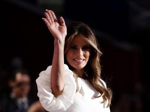 Desainer Tom Ford Tolak Dandani Melania Trump dengan Karyanya