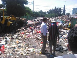 Lihat Sampah Berantakan, Anies Ingin Tempat Pembuangan Diaudit